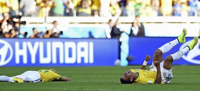 Von ihren Emotionen bermannt: Neymar ...n Elfmeter im Achtelfinale gegen Chile  | Foto: afp