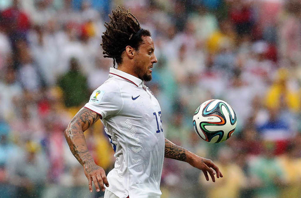 Jermaine Jones von der Nationalmannschaft der USA hat auf seinen Armen unter anderem die Gesichter seiner  Zwillinge und die Namen seiner anderen Kinder einttowiert.