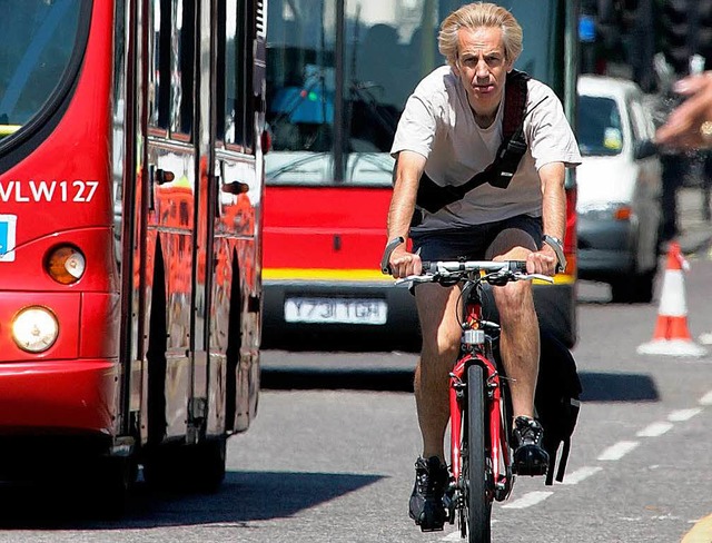 Radler in London bekommen immer mehr eigene Wege.  | Foto: AFP