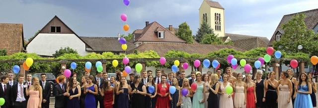 Bunte Ballons zur Reifeprfung: die Ab...isgymnasiums Neuenburg in diesem Jahr   | Foto: privat