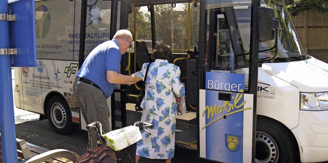 Immer hilfsbereit: Die ehrenamtlichen Fahrer des Brgerbusses   | Foto: Dorothee Mller-Barbian