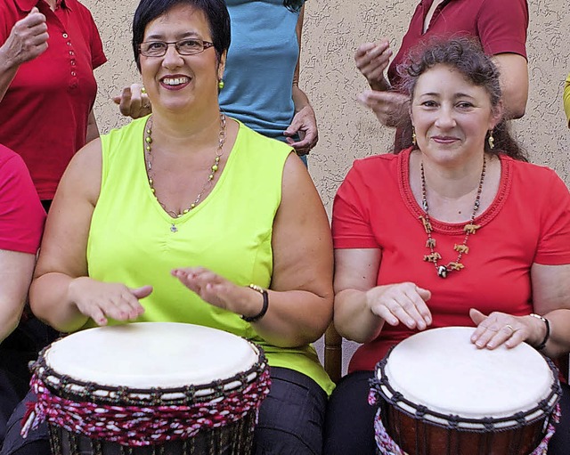 Singen  und Djemb spielen &#8211; der...ht macht im  nchsten Konzert beides.   | Foto: privat