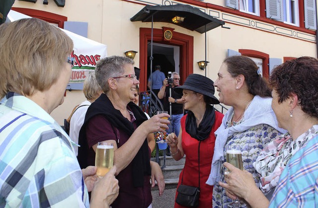 Darauf ein Glschen Sekt: 300 Jahre is...rde am Wochenende ausgiebig gefeiert.   | Foto: A. bertsch