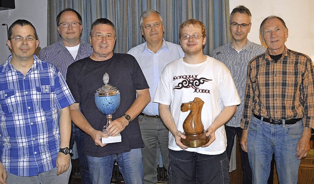 Die Vorstandsmitglieder des Schachclub...l Kroll, Jrgen Ambs, Gunter Sponagel.  | Foto: Sebastian Heilemann