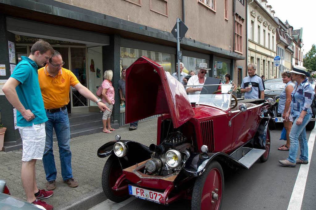 Impressionen von Oldtimer Show und Aktionen beim verkaufsoffenem Sonntag, den die Waldkircher Werbegemeinschaft auf die Beine gestellt hat.