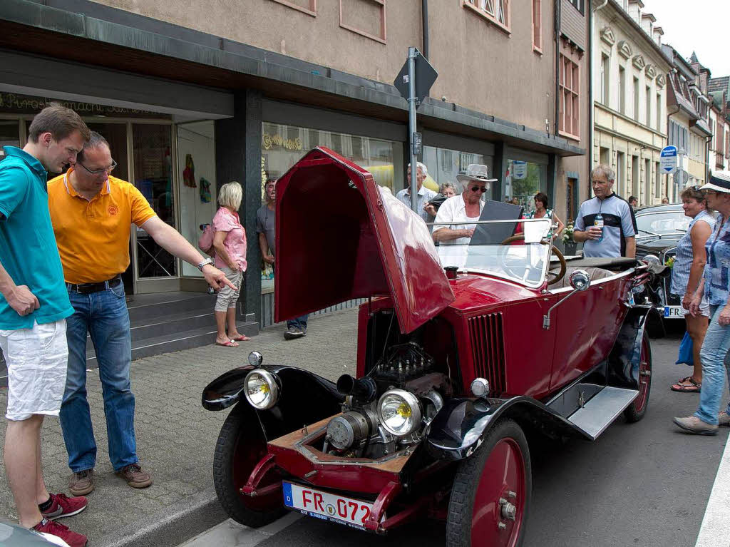 Impressionen von Oldtimer Show und Aktionen beim verkaufsoffenem Sonntag, den die Waldkircher Werbegemeinschaft auf die Beine gestellt hat.