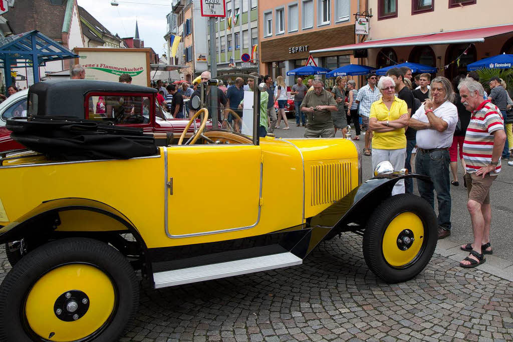 Impressionen von Oldtimer Show und Aktionen beim verkaufsoffenem Sonntag, den die Waldkircher Werbegemeinschaft auf die Beine gestellt hat.