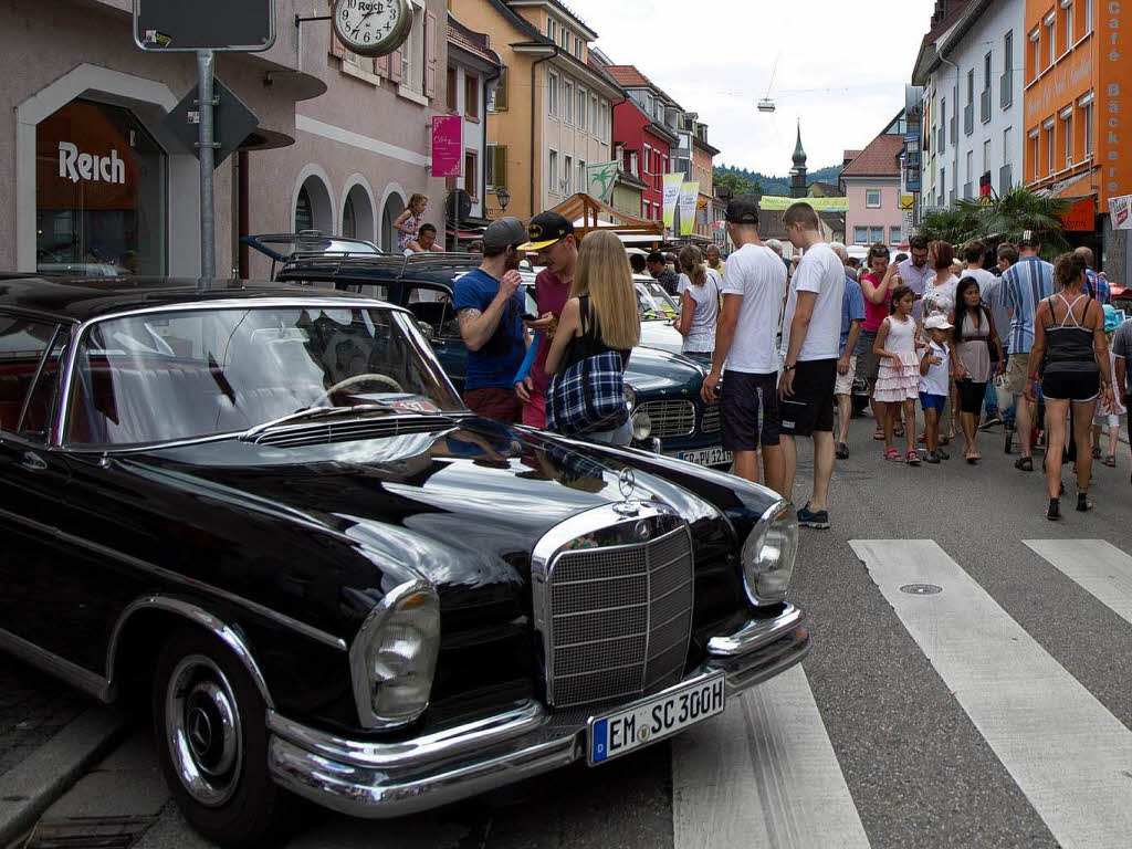 Impressionen von Oldtimer Show und Aktionen beim verkaufsoffenem Sonntag, den die Waldkircher Werbegemeinschaft auf die Beine gestellt hat.