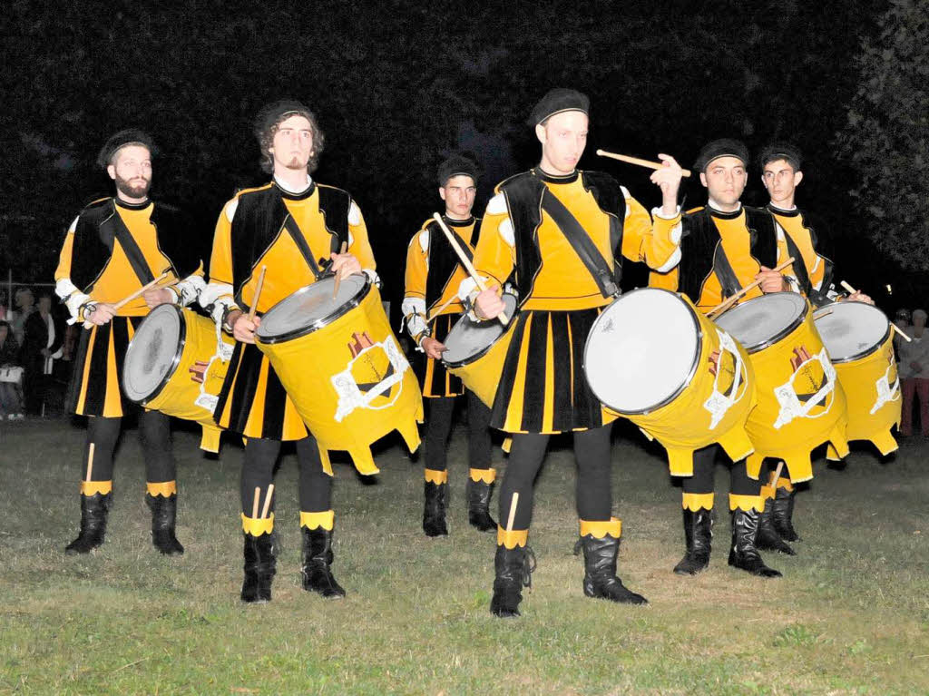 Nicht nur Trommelwirbel sondern auch eine reife Choreografie zeigten die Trommler der Sgherri di Balia aus Citt della Pieve.