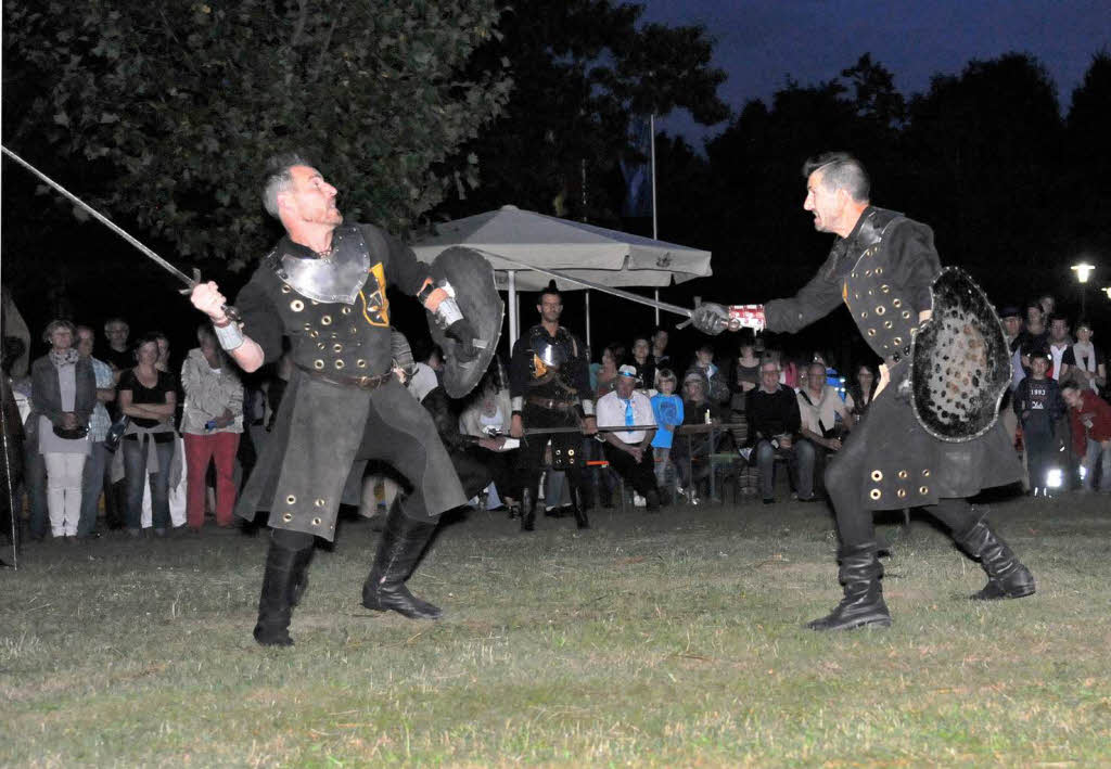 Die Sgherri di Balia aus Citt della Pieve zeigten beim Europafest in Denzlingen  artistischen Schwert- und Stockkampf.