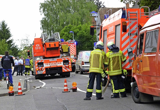 Zu einem Kellerbrand in einem Gebude ...uerwehr Bad Krozingen gestern gerufen.  | Foto: Ute Wehrle