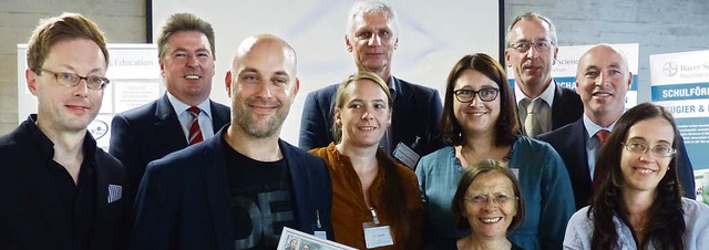 Preisbergabe (von links): Thimo V. Sc...Annette Huber (Hauptamtsleiterin Weil)  | Foto: zVg
