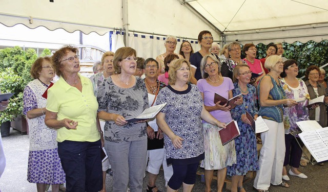 Mit musikalischen Einlagen gratulierte...n Ochsen-Jubilumsfest am Wochenende.   | Foto: Anja Bertsch