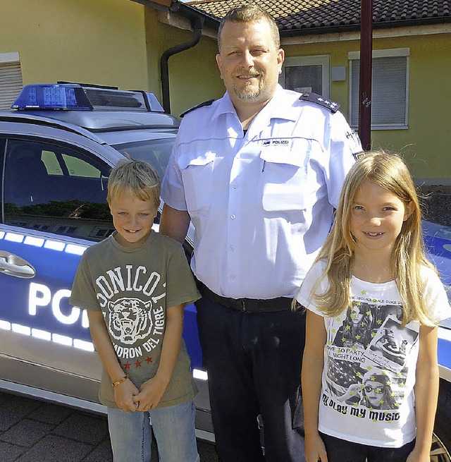 Jan Salzmann, sein Vater Lars Salzmann...hl auch im Polizeiauto fahren durften?  | Foto: privat