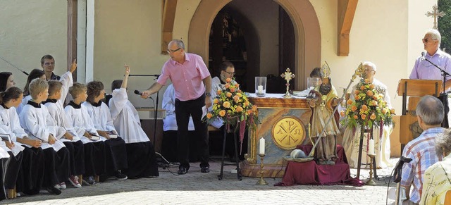 Lebendiger Festgottesdienst zum Patroziniumsfest in Mllen unter blauem Himmel   | Foto: michael sauer