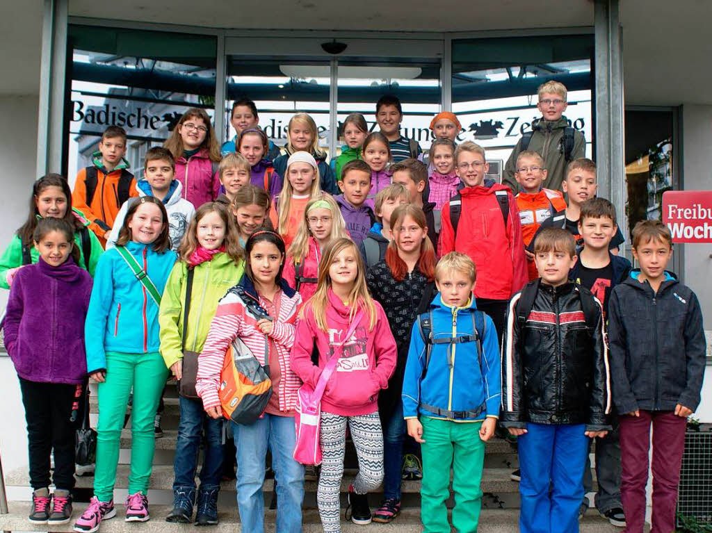 Die Klassen 4a und 4b der Gemeinschaftsschule Oberes Wiesental mit ihren Lehrern Ursula Müller und Heinz Stolzenburg. Die Klassen 4a und 4b der Gemeinschaftsschule Oberes Wiesental mit ihren Lehrern Ursula Müller und Heinz Stolzenburg.