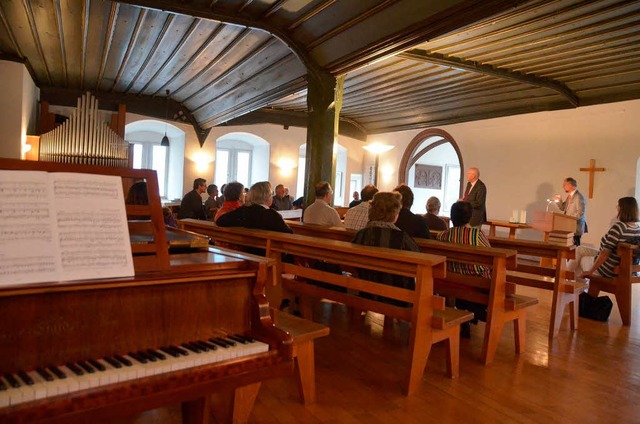 Wie soll es mit Schloss Beuggen weiter... Mitgliederversammlung in der Kapelle.  | Foto: Peter Gerigk