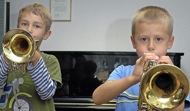 Beim Sommerfest der Musikschule knnen...verschiedene Instrumente ausprobieren.  | Foto: Regine Ounas-Krusel