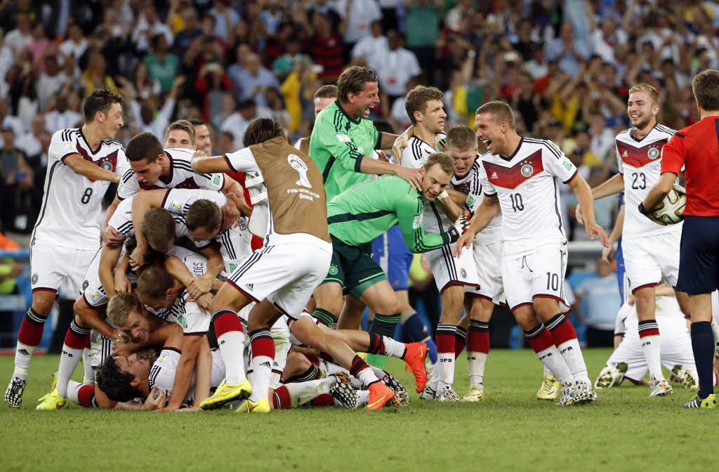 Deutsche Nationalmannschaft bejubelt den Titel