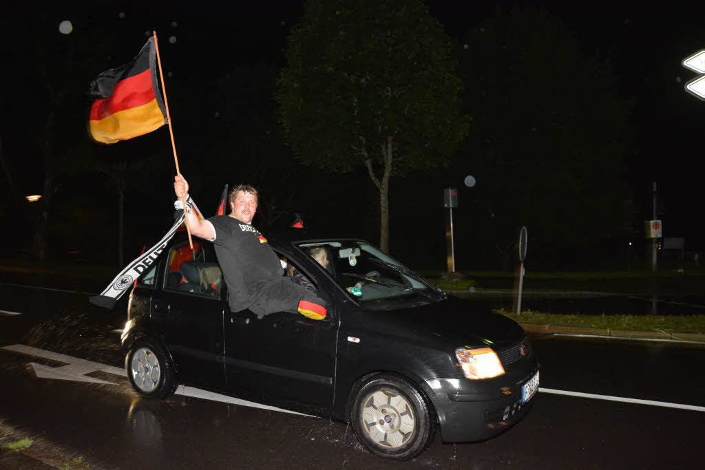 Riesiger Jubel herrschte auf den Straen in Neustadt, nachdem der WM-Titel feststand.