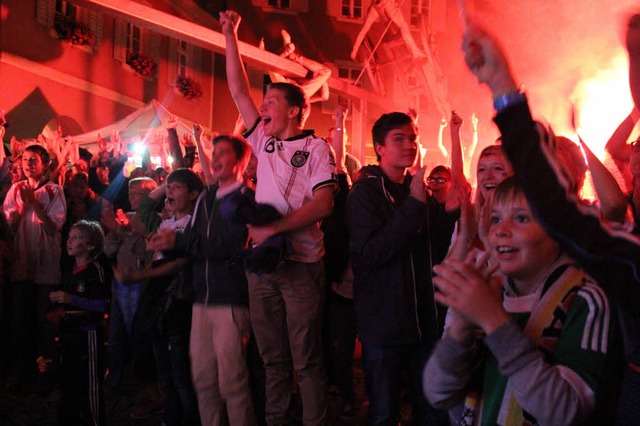 In Schopfheim folgte auf den Jubel ein...ht &#8211; feurige Bengalos inklusive.  | Foto: Anja Bertsch