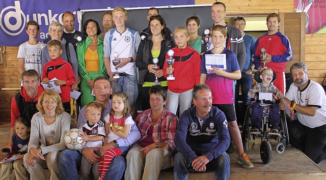 Pokalsieger, Losgewinner und Organsato...pektakels &#8222;Dunker bewegt&#8220;.  | Foto: Martha Weishaar