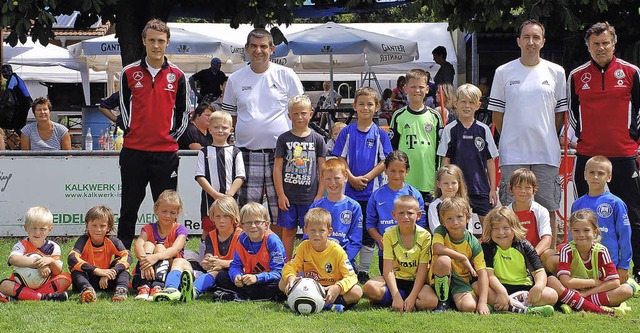 Beim Tag der  offenen Kabinentr der J...das DFB-Fuballabzeichen zu erwerben.   | Foto: Luise Lauber