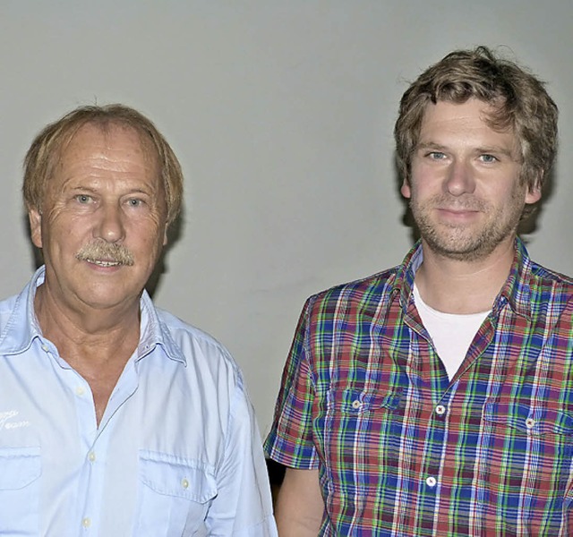 Herbert Jahrendt und Claudius Laibach, Geschichtslehrer am Gymnasium Kenzingen.  | Foto: presse AG