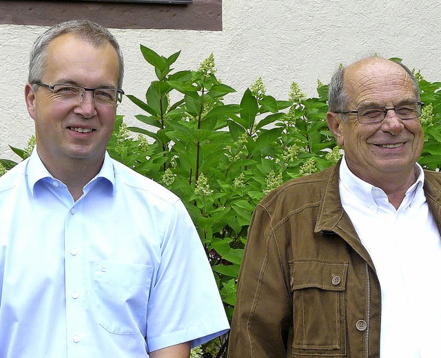Nachfolger von Werner Biegert (rechts) ist Oliver Schmid (links).   | Foto: reiner beschorner