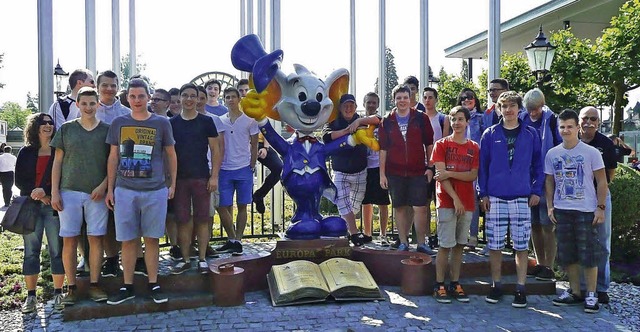 Die Sieger des Planspiels Brse verbra... einen tollen Tag im Europa-Park Rust   | Foto: FEGER