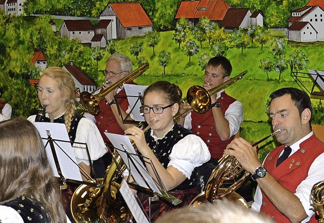 Die Trachtenkapelle Aitern  | Foto: georg diehl