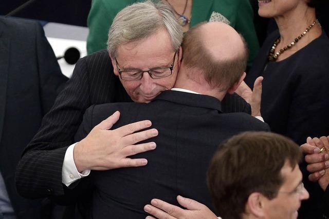 Umarmungen und Ksschen fr EU-Kommissionsprsident Juncker