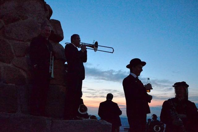 Video: 400 Musiker spielen auf dem Feldberg das Badnerlied