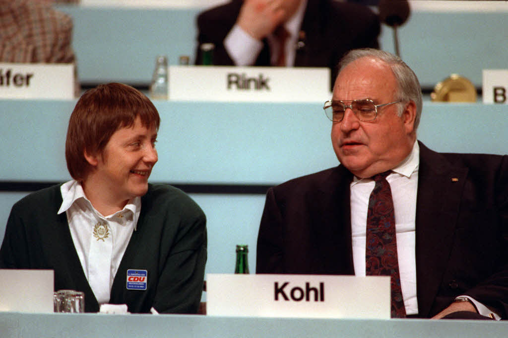 Im Dezember wird sie stellvertretende Vorsitzende der CDU, der sie erst 1990 beigetreten war.