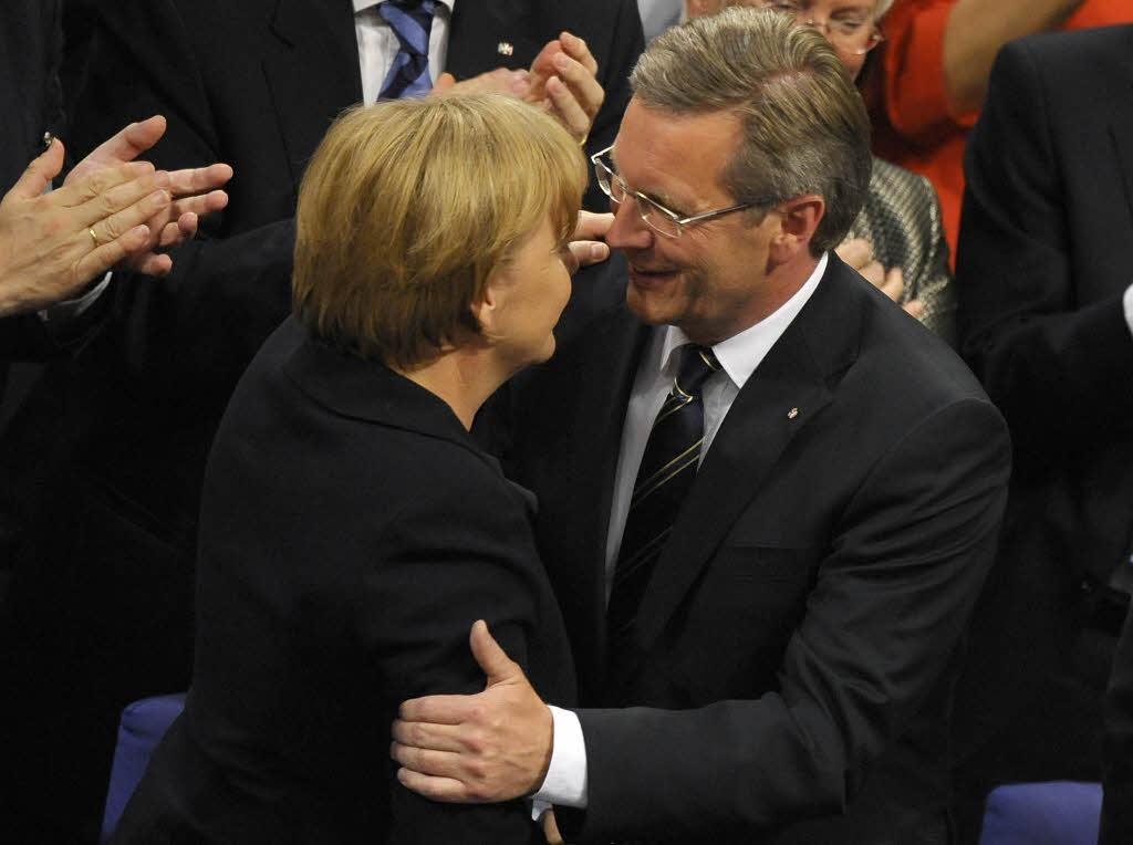 Im Jahr 2010 setzt sie  Christian Wulff als Bundesprsident-Kandidaten durch, nachdem Horst Khler Ende Mai seinen Rcktritt erklrt hat. Das Mitglied des Andenpakts ist damit unionsintern ebenfalls kein Konkurrent mehr.