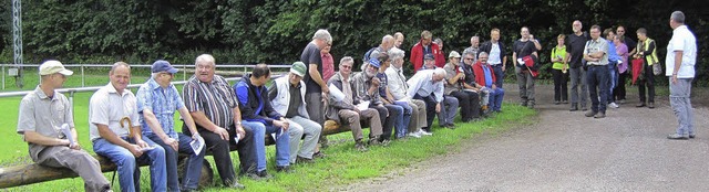 Viele Infos zu aktuellen Fragen der Wa...lnehmer der Waldbegehung in Kenzingen.  | Foto: Stadt Kenzingen