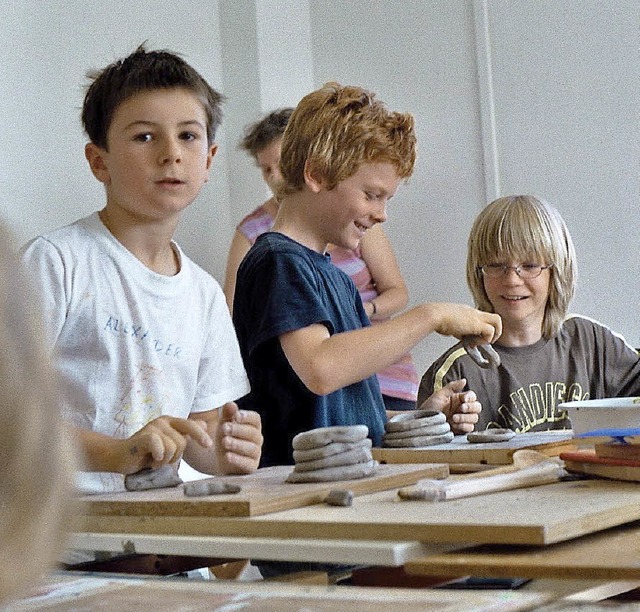 Kreative Angebote fr Kinder sind imme...ragt im Programm der Volkshochschule.   | Foto: Archivfoto: privat