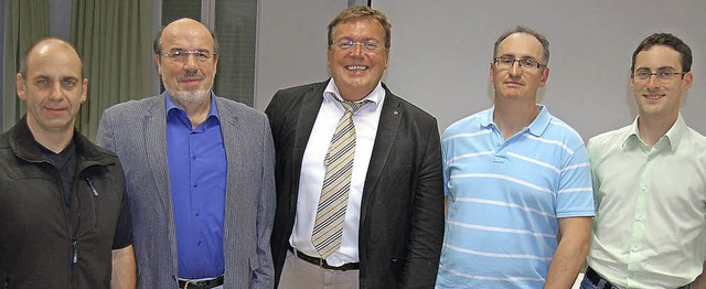 Zwei ausscheidende Rte, ein Brgermei...en Stahl und Simon Hirzel (von links).  | Foto: Christian Ringwald