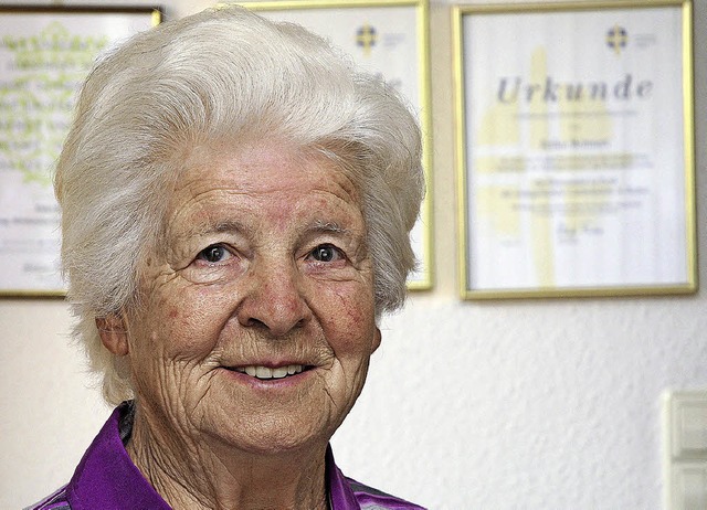 Die 84-jhrige  Erika Bohnert singt se...hen Kirchenchor in Kippenheimweiler.    | Foto: Bettina Schaller