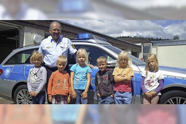 Kindergarten Wies besucht die Polizei