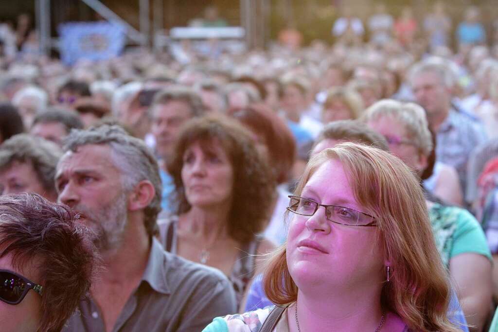 Zehn Jahre nach seinem ersten Auftritt in der Stadt kam Chris de Burgh nach Emmendingen zurck. 