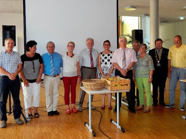 Zehn Gemeinderte wurden nach teils ja... Hier mit Oberbrgermeister Leibinger.  | Foto: Sylvia Timm