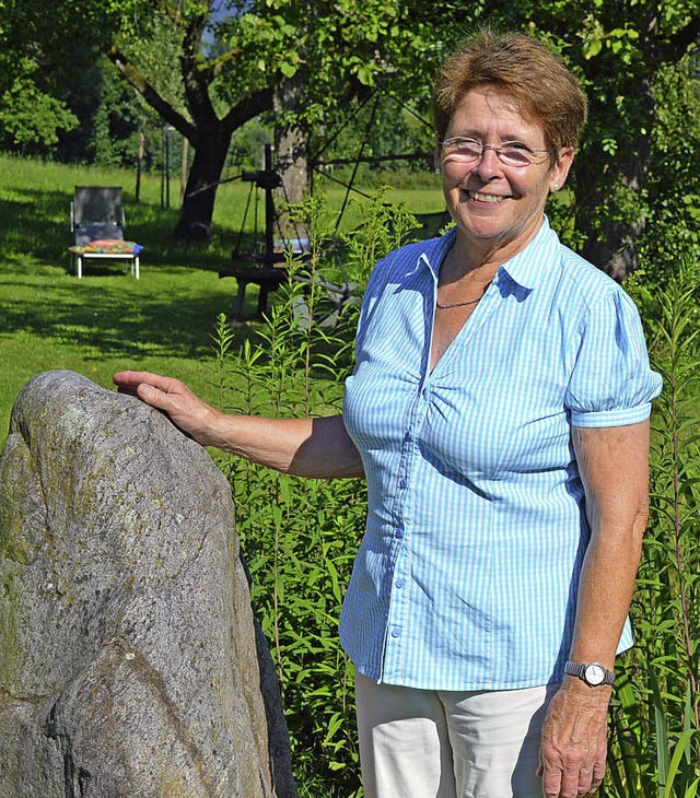 Johanna Birkenmeier fhlt sich wohl in ihrem  herrlichen Garten.    | Foto: Gerhard Lck