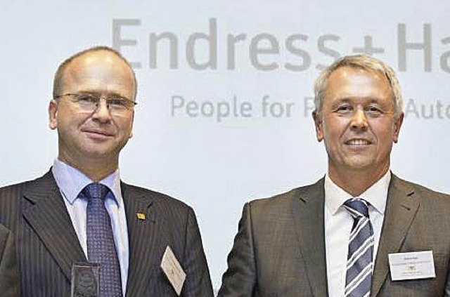 Jan M. Olaf, Leiter Personalentwicklun...Resources, nahmen den Preis entgegen.   | Foto: PRIVAT
