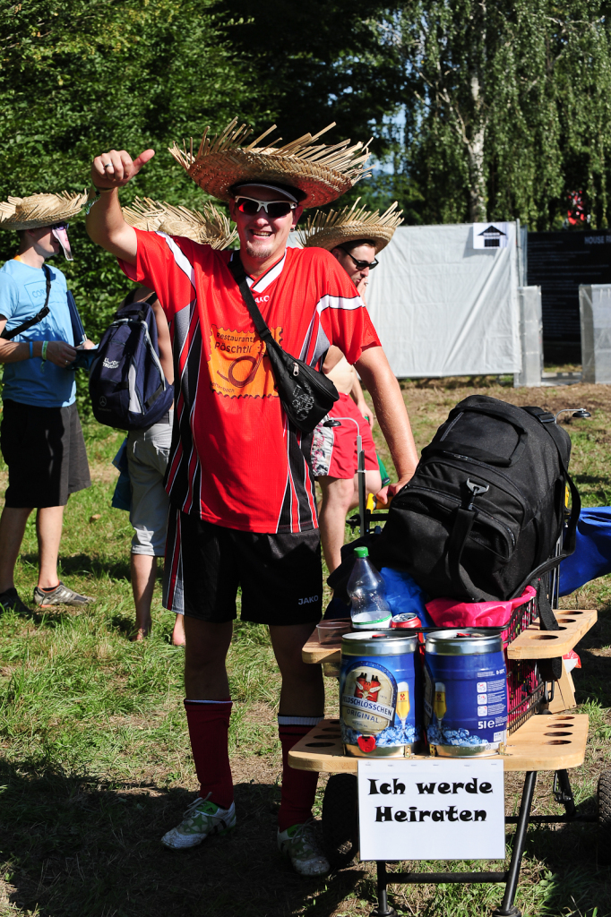 Countdown am Tunisee: Am Freitagabend haben die angereisten Fans den Campingplatz in Beschlag genommen – und feiern hinein ins Sea-You-Festival.