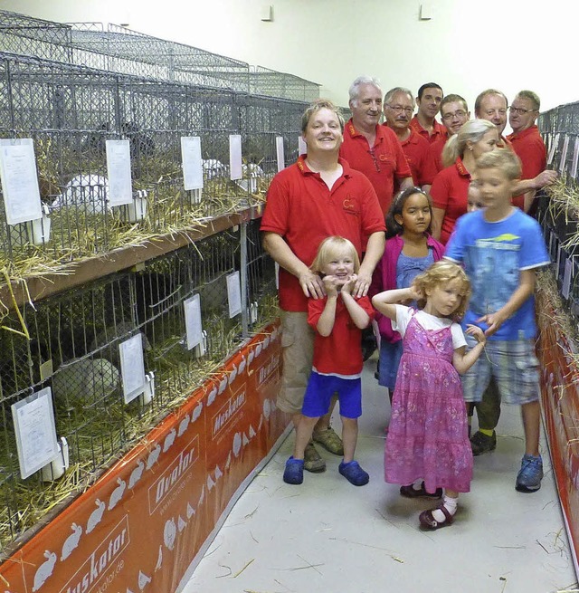 Die Zchter des Kleintierzuchtvereins ...tellung und das Interesse der Kinder.   | Foto: Vera Winter