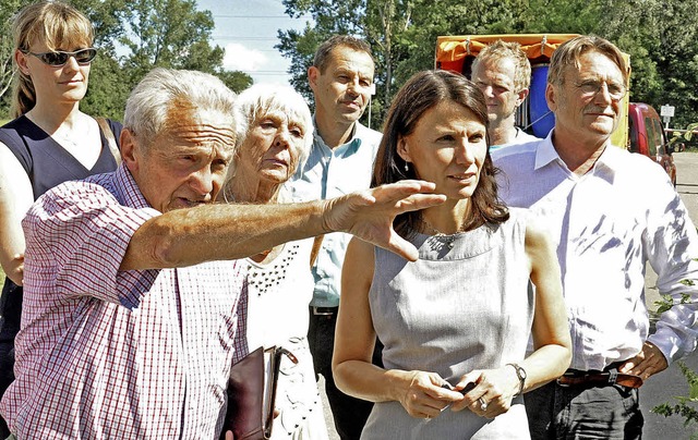 Staatssekretrin Rita Schwarzelhr-Sut...gsabgeordnete Christoph Bayer (Mitte).  | Foto: kai kricheldorff