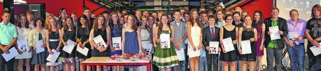 An der Realschule Tiengen erhielten 61...40 haben die Mittlere Reife bestanden.  | Foto: bz