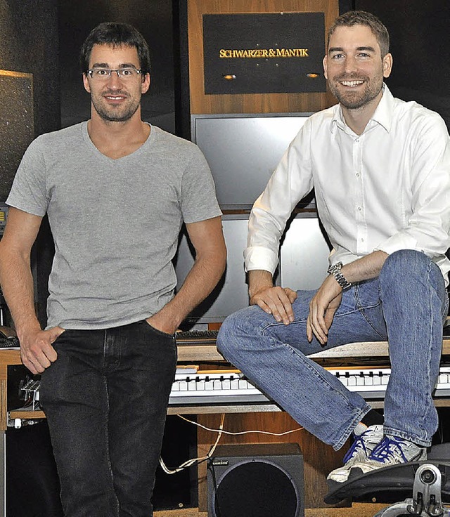 Machen Musik: Manfred Mantik (links) und Hendrik Schwarzer  | Foto: Steckmeister