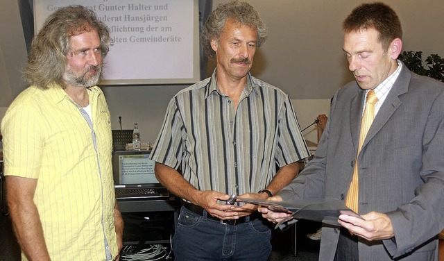 Ehrennadeln: Fr Erwin Puls (zehn Jahr... Gunter Halter und Hansjrgen Scheer.   | Foto: Fabry